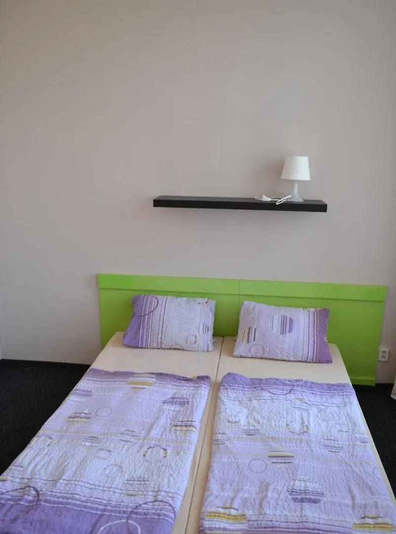 Onefam Arbes Hostel Prague 0*,
